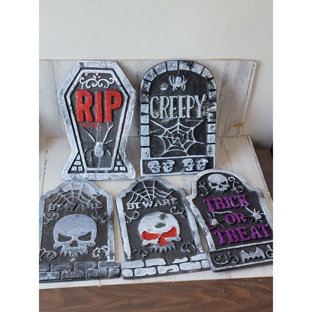 Glitter spider skull creepy Tombstone Halloween set web prop